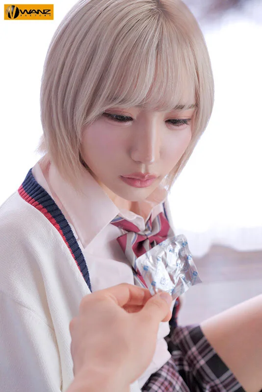 ヤリマンのギャル幼馴染に筆おろしを懇願してゴム有で挿入するもゴム破裂!ヌルヌル膣ヒダの超快感に我慢できす暴走ピストン&中出し暴発!【春陽モカ】